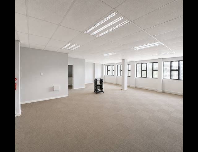 634M² OFFICE TO LET IN NEW TOWN CENTRE